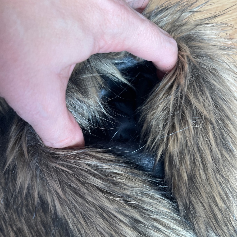 The Limited Brown and Tan Faux Fur Vest with Tie and Pockets Size Small - Picture 7 of 7